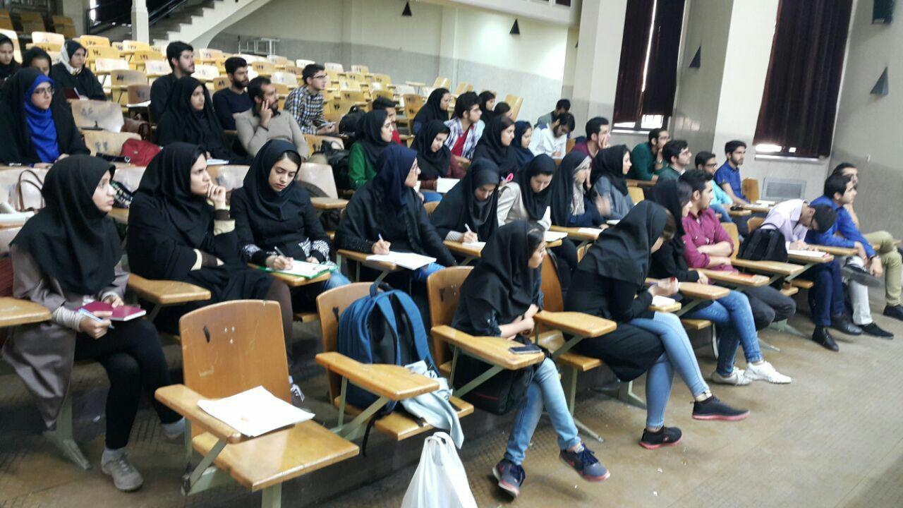 پیشنهاد تعطیلی یکماهه دانشگاه‌ها در تابستان برای صرفه جویی در مصرف برق / می توان از هزار تا ۲ هزار مگاوات مصرف اجتناب کرد