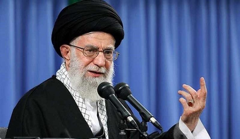 مجتهد بزرگی مثل شیخ فضل‌اللَّه نوری را به جرم این‌که با جریان انگلیسی و غربگرای مشروطیت همراهی نکرد، ضد مشروطه قلمداد کردند