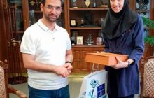 ماجرای عکس متفاوت وزیر جوان و هشتگ‌های توییتری منبع